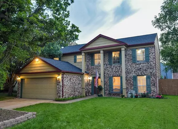 1707 Woodhollow, Euless, TX 76039