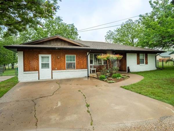 304 W Harris Street, Dublin, TX 76446