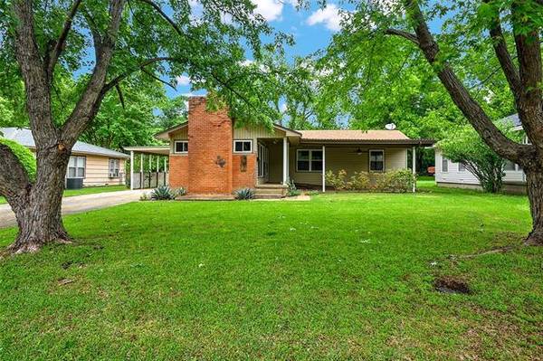 1107 W College Street, Sherman, TX 75092