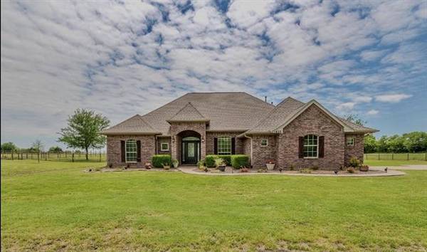 1422 County Road 377,  Van Alstyne,  TX 75495