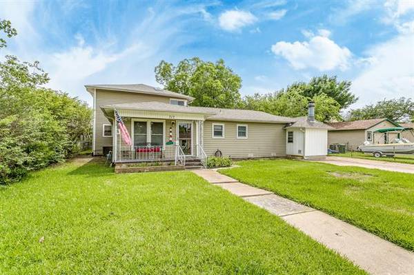 717 Skelly Street, Crowley, TX 76036