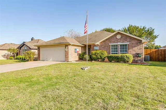 215 Preston Drive, Cleburne, TX 76033