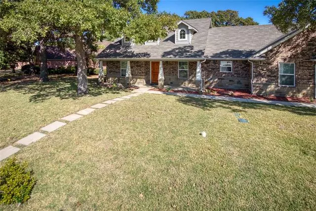 1521 Bailey Drive, Azle, TX 76020