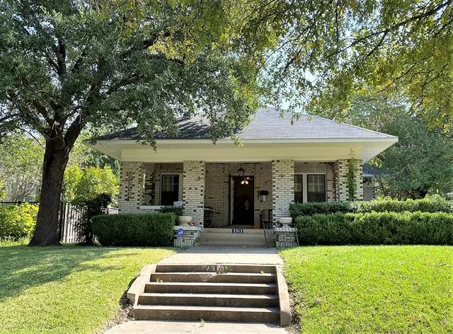 Fort Worth, TX 76110,2313 5th Avenue