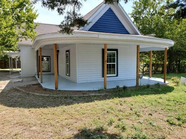 301 S Lane Street, Decatur, TX 76234