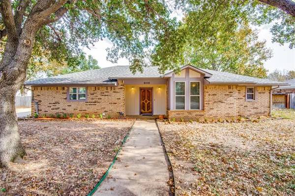 2113 Lea Meadow Circle, Corinth, TX 76208