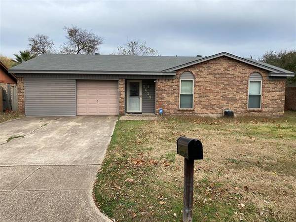 1613 Tobie Layne Street, Benbrook, TX 76126