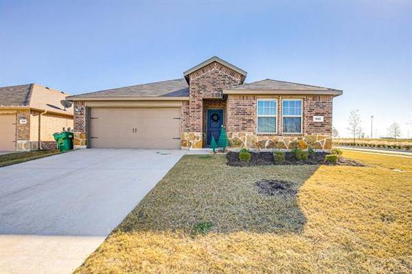 902 Decker Drive, Fate, TX 75189