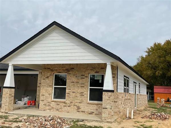 803 Kontiki Drive, Tool, TX 75143