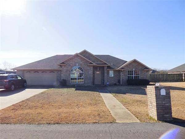 1202 Silver Maple, Mount Pleasant, TX 75455