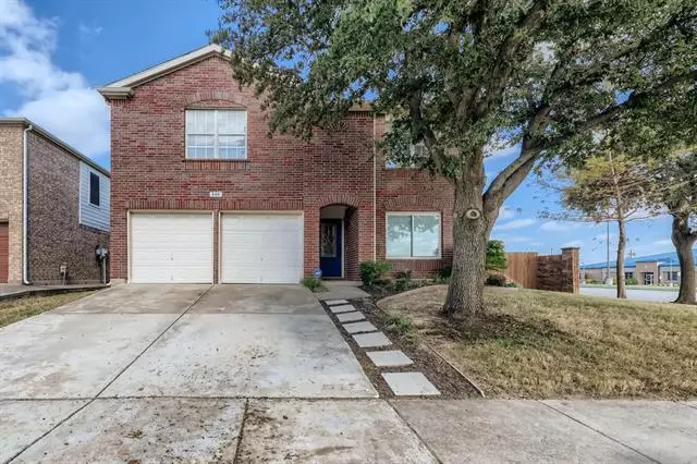 848 Lariat Drive, Saginaw, TX 76131