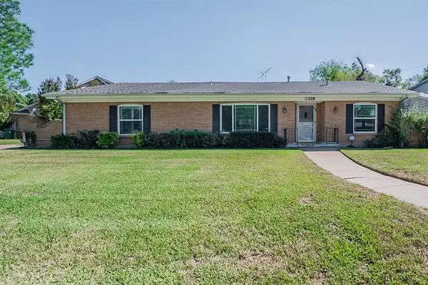 1408 Navaho Street, Arlington, TX 76012