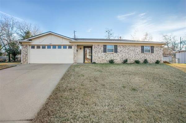 505 W Redbud Drive, Hurst, TX 76053