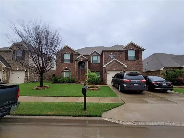 6120 Falls Lake Road, Fort Worth, TX 76179