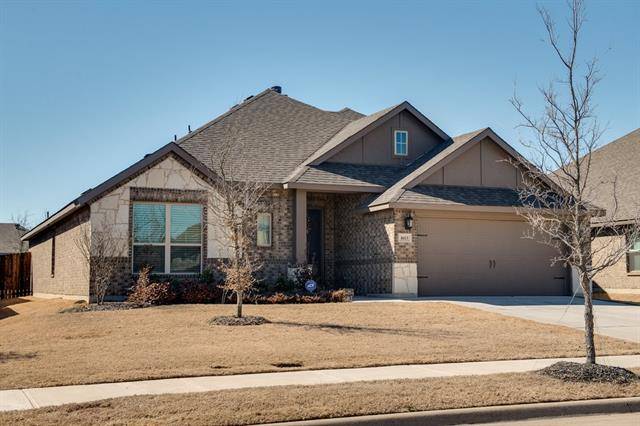 1613 Whispering Trail Drive, Waxahachie, TX 75165