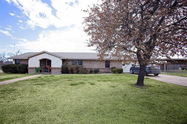 815 W Mesquite Street, Jacksboro, TX 76458