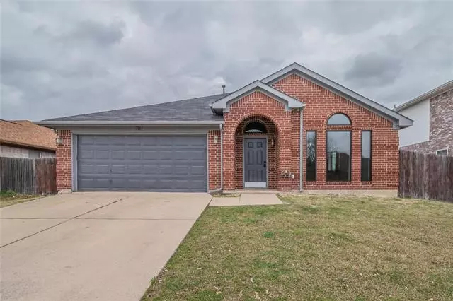 701 Fossil Hill Drive, Arlington, TX 76002