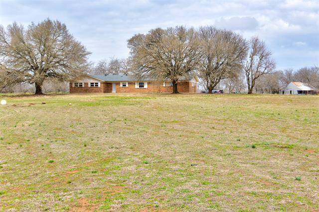 9009 Thompson Road, Alvarado, TX 76009