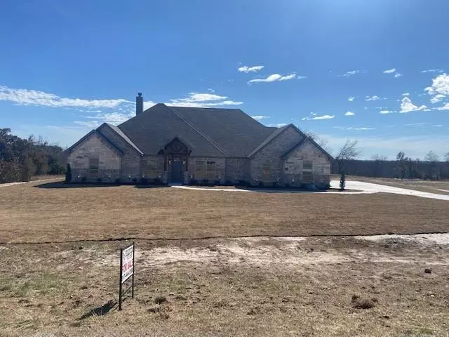 137 Hicks Lane, Weatherford, TX 76088