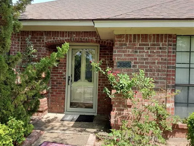 662 Rickey Canyon Avenue, Desoto, TX 75115