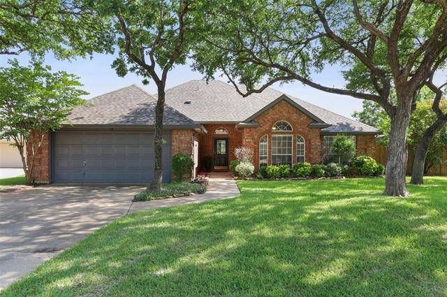 655 Regency Drive, Hurst, TX 76054