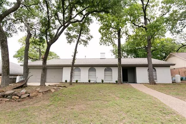 1104 Kathryn Street, Hurst, TX 76053