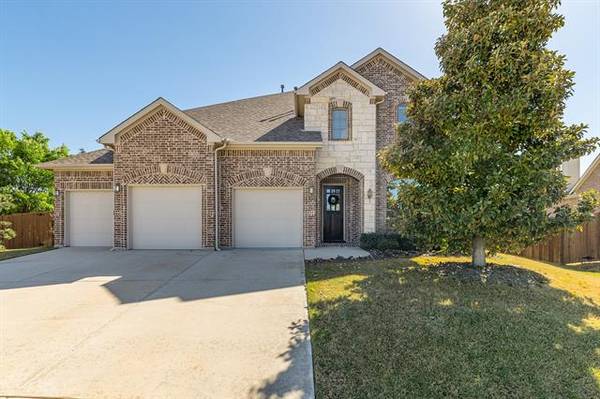 4712 Labrador Court, Fort Worth, TX 76262