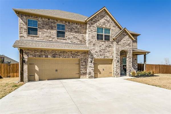 100 Sendero Oak Drive, Crowley, TX 76036