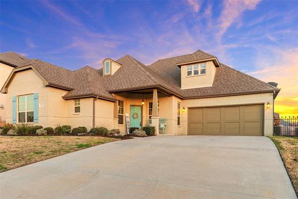 202 Parkview Drive, Aledo, TX 76008