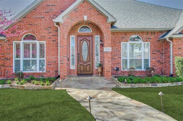 Dallas, TX 75287,3928 Walden Way