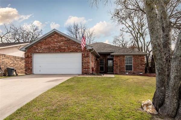 8417 Redonda Street, White Settlement, TX 76108