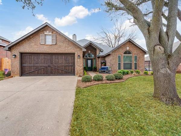 7828 Clover Leaf Drive, North Richland Hills, TX 76182