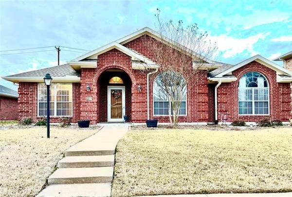 8813 Barton Creek Drive, Rowlett, TX 75089