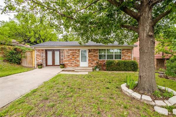 836 Max Street, White Settlement, TX 76108