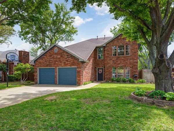 1705 Altacrest Drive, Grapevine, TX 76051