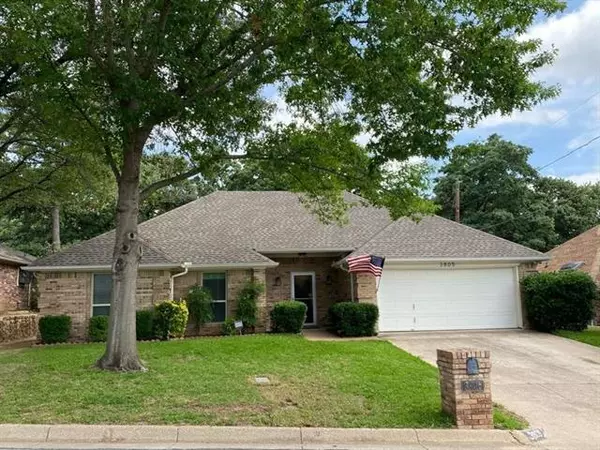 3805 Sandybrook Drive, Arlington, TX 76001