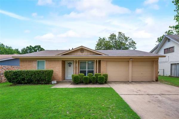 717 Ponderosa Drive, Hurst, TX 76053