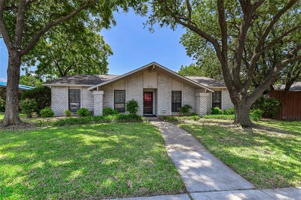 5020 Strickland Avenue, The Colony, TX 75056