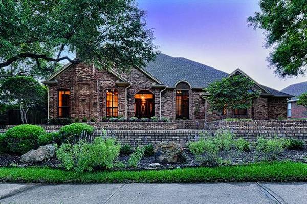 2341 Aberdeen Bend, Carrollton, TX 75007