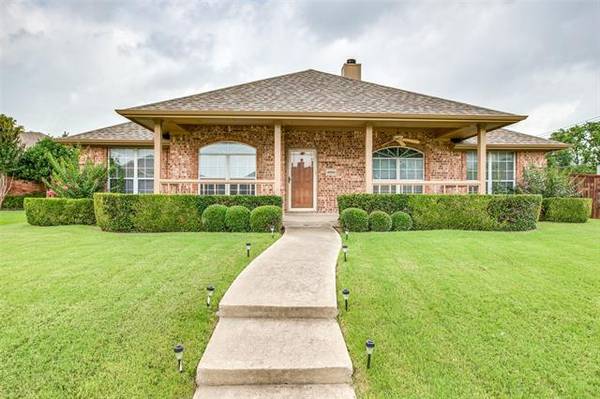 4209 Pointe Loma Drive, Rowlett, TX 75088