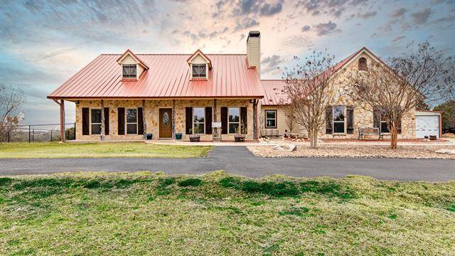 2916 Bob White Drive, Granbury, TX 76049