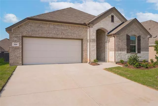 524 Pheasant Hill Lane, Fort Worth, TX 76028