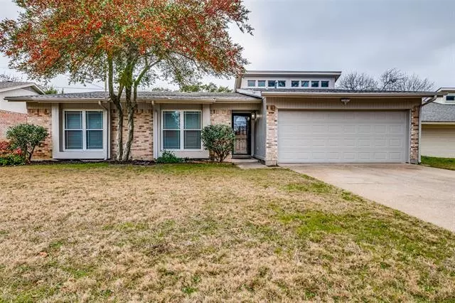 1504 Laurel Drive, Arlington, TX 76012