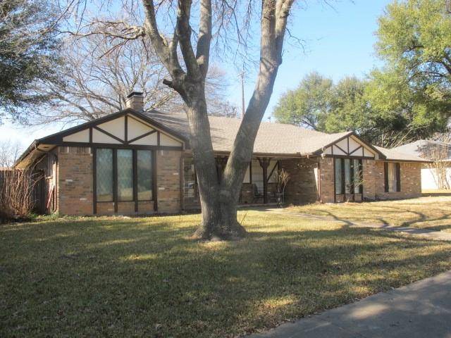 1321 Thunderbrook Drive, Desoto, TX 75115