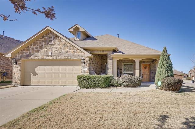 781 Red Elm Lane, Fort Worth, TX 76131