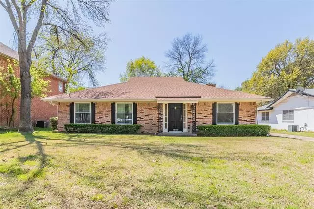 1402 Kiowa Drive, Arlington, TX 76012