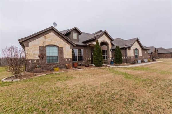 850 Dobbs Trail, Springtown, TX 76082