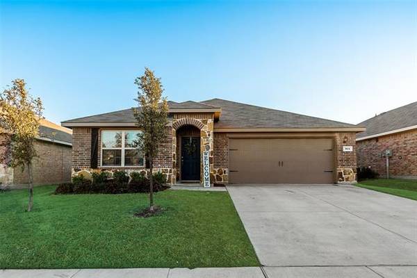 954 Decker Drive, Fate, TX 75189