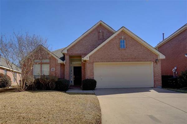 8013 Belladonna Drive, Fort Worth, TX 76123