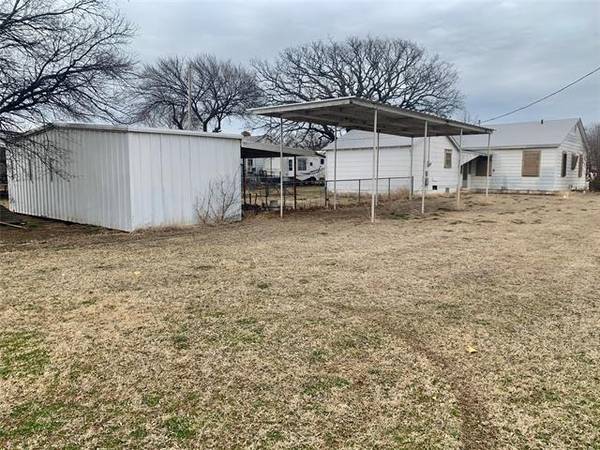 408 9th Street, Nocona, TX 76255